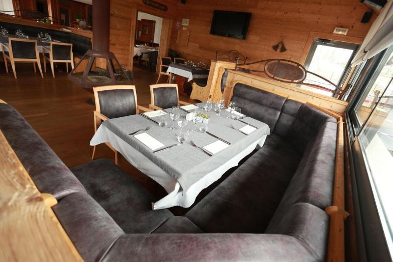 Le Konine - Hotel & Bar & Restaurant Montceau-les-Mines Eksteriør bilde
