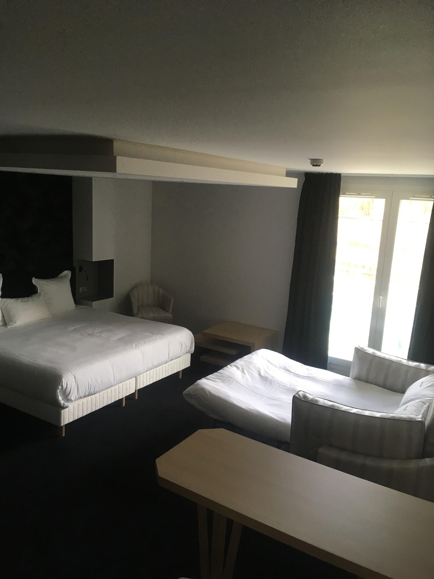 Le Konine - Hotel & Bar & Restaurant Montceau-les-Mines Eksteriør bilde