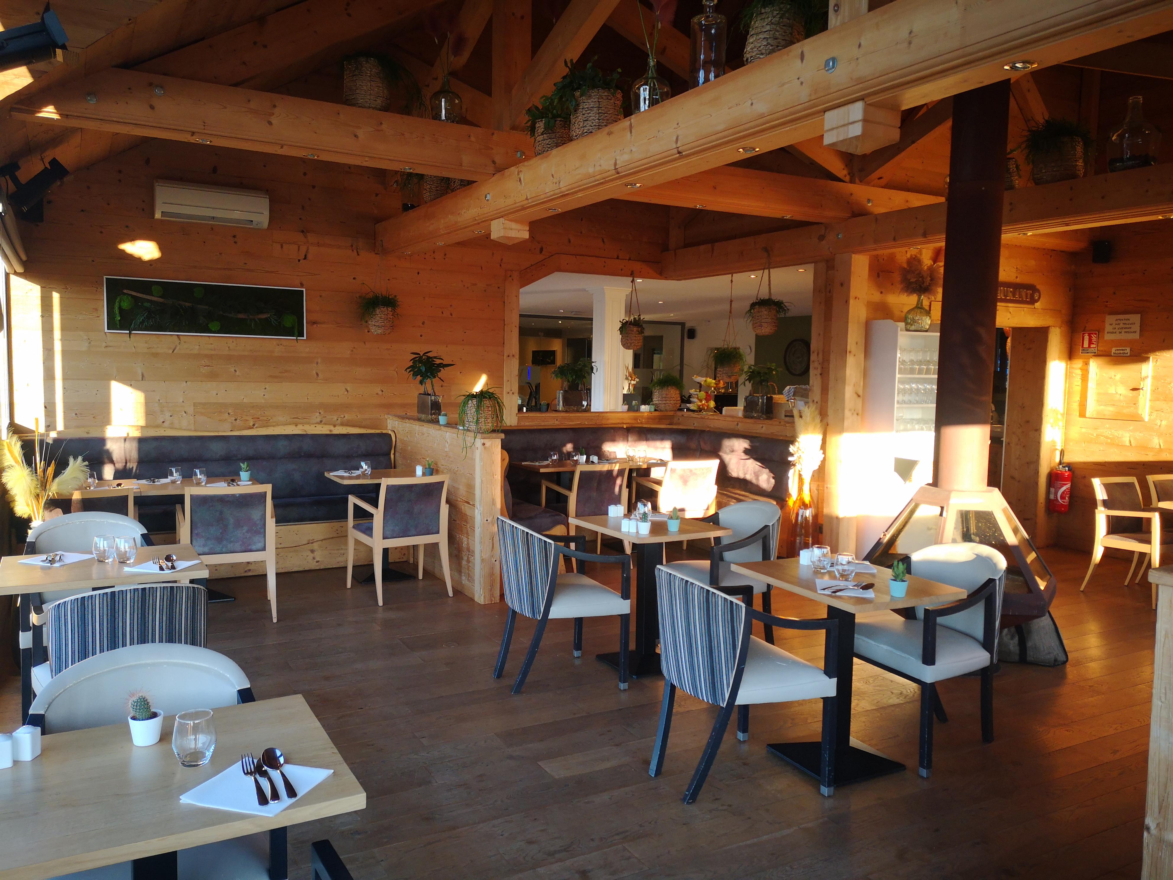 Le Konine - Hotel & Bar & Restaurant Montceau-les-Mines Eksteriør bilde