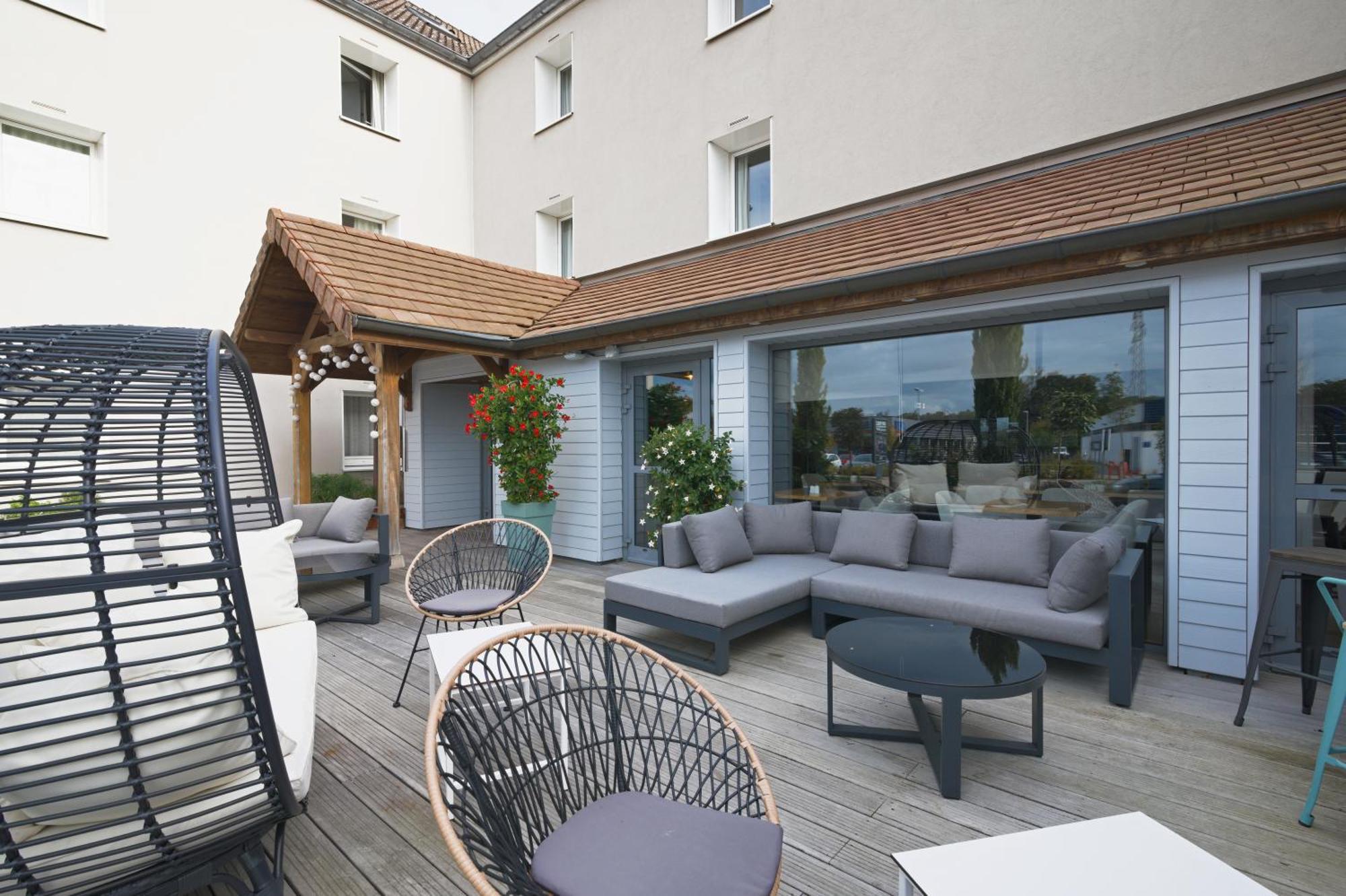 Le Konine - Hotel & Bar & Restaurant Montceau-les-Mines Eksteriør bilde