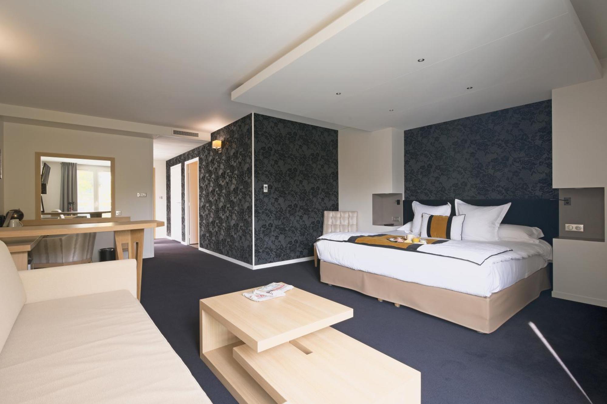 Le Konine - Hotel & Bar & Restaurant Montceau-les-Mines Eksteriør bilde
