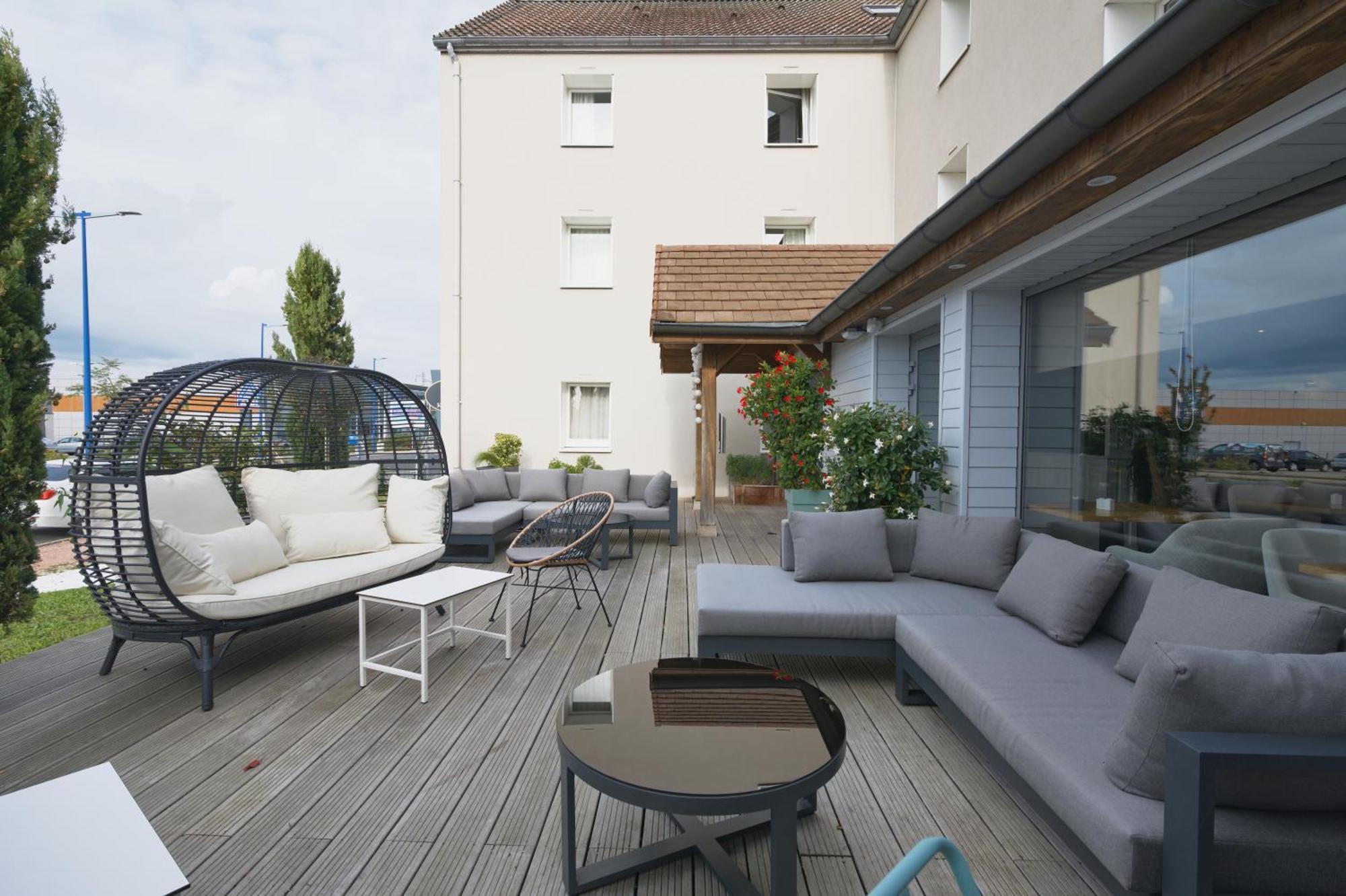 Le Konine - Hotel & Bar & Restaurant Montceau-les-Mines Eksteriør bilde